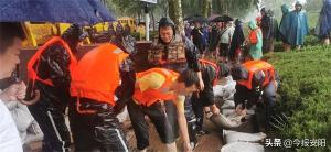 安陽(yáng)益和熱力集團(tuán)30人搶險(xiǎn)隊(duì)逆流而上，奮戰(zhàn)在抗洪一線(xiàn)